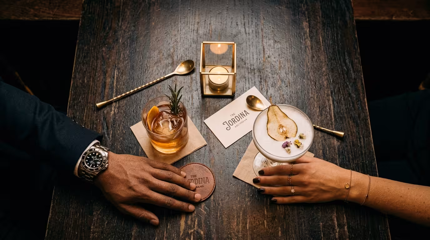 Eerste ontmoeting in een cocktailbar — sugar dating in Amsterdam